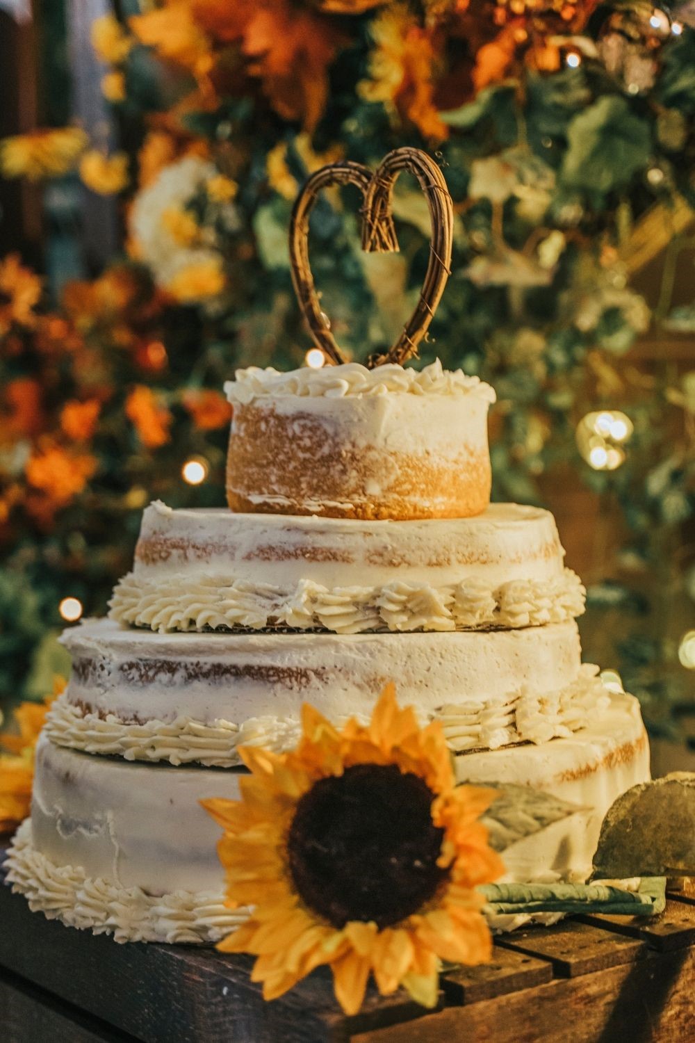 western wedding cakes, western wedding cake ideas, country wedding cakes, country weddings, rustic wedding cakes